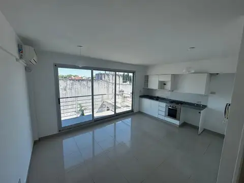 VENTA DEPARTAMENTO DOS AMBIENTES BANFIELD BALCÓN