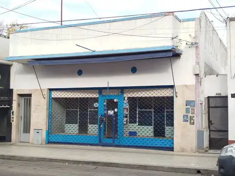 Local en pleno centro  de villa Martelli