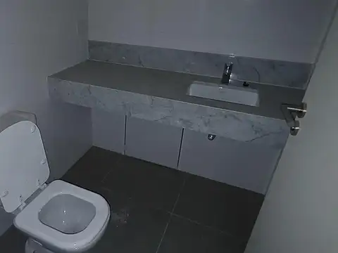 Oficina en venta Suipacha Central Cancillería al frente a estrenar Amenities