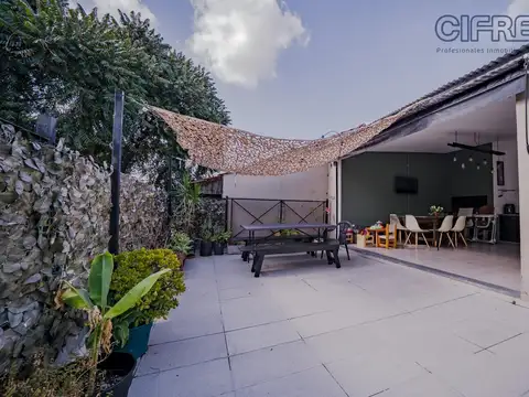 PH de 3 ambientes con entrada independiente con patio y terraza propia con parrilla