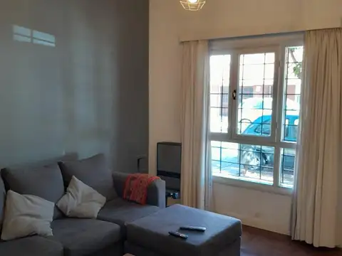 PROPIEDAD EN BLOCK CASA 3 AMBIENTES MÁS DOS DEPARTAMENTOS