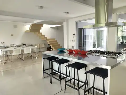 Casa en Alquiler en San Isidro Lasalle / Rio, USD 2.600