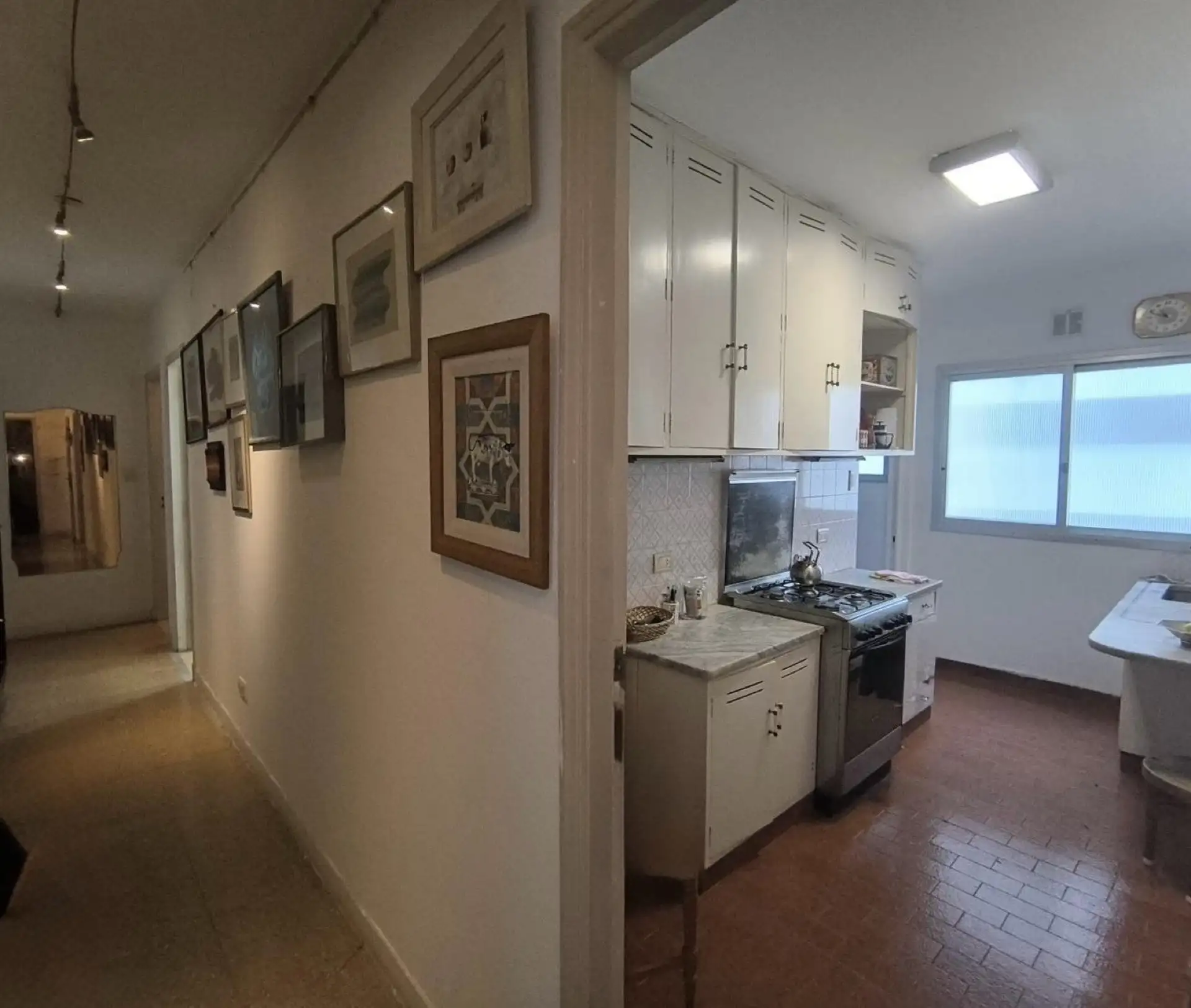 Departamento 4 amb, 94m² con dependencia y balcón — Plaza Colón