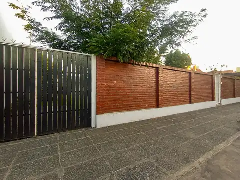 ALQUILER-V.BALLESTER- CASA CON IMPORTANTE LOTE