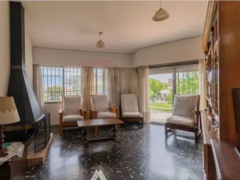 Venta Casa en PH de Altos 4 dormit,2 baños. Malvín