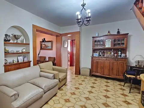Venta Casa 4 dorm. en Beccar con 2 cocheras, pileta