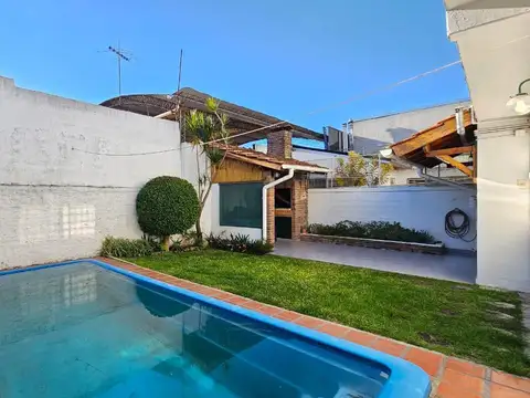 Venta Casa 4 dorm. en Beccar con 2 cocheras, pileta