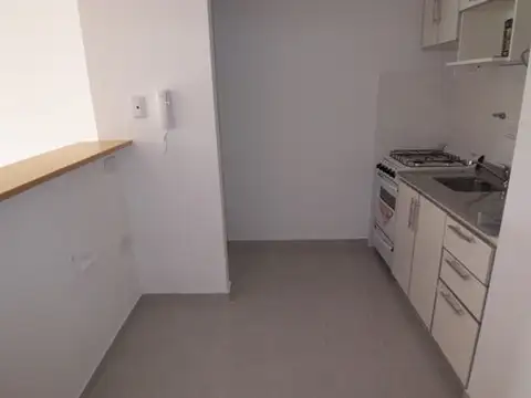 Venta monoambiente zona UADE, anticipo (tomo  vehiculo en pago ) y cuotas