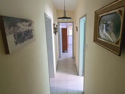 Casa 6 ambientes con 1 baño
