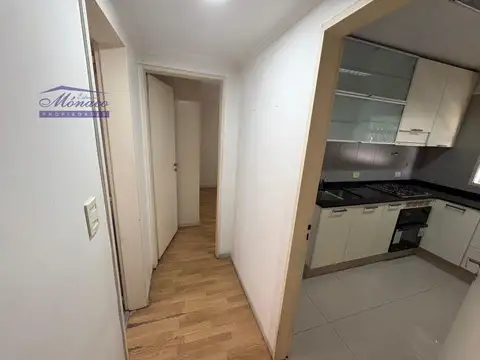 3 amb Frente duplex con balcon y coc independiente.