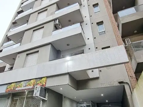 DEPARTAMENTO DE 2 DORMITORIOS Y COCHERA EN BARRIO SUR