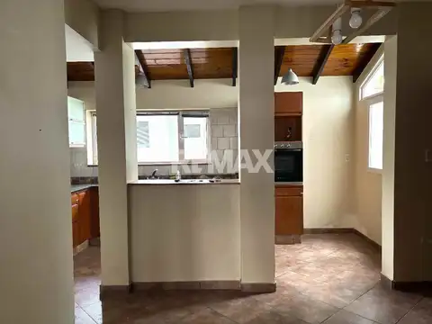 ALQUILER CASA PARA USO COMERCIAL