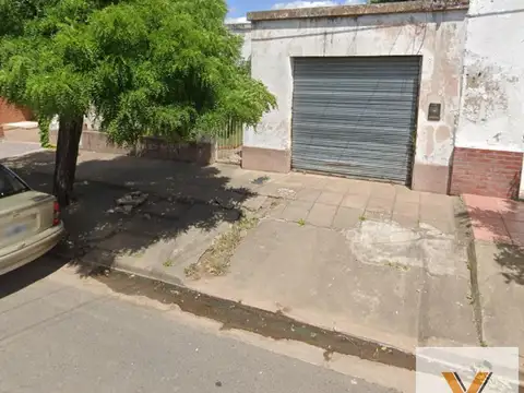 Casa a reciclar en venta - 3 Dormitorios 1 Baño - Salto