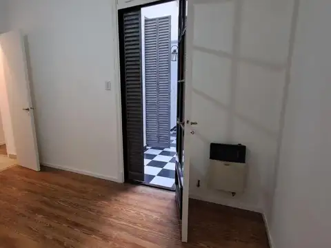 Depto Tipo Casa en Venta 100 años