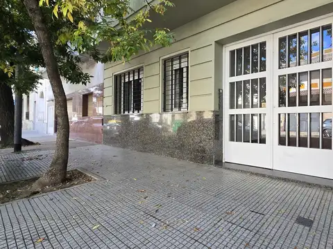 VENTA – CASA 2 PLANTAS A RECICLAR – COCHERA DOBLE – TERRAZA CON PARRILLA – BOEDO