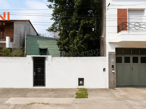 Av. Tte. Gral. Juan Domingo Perón  al 800