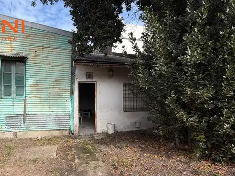 Av. Tte. Gral. Juan Domingo Perón  al 800