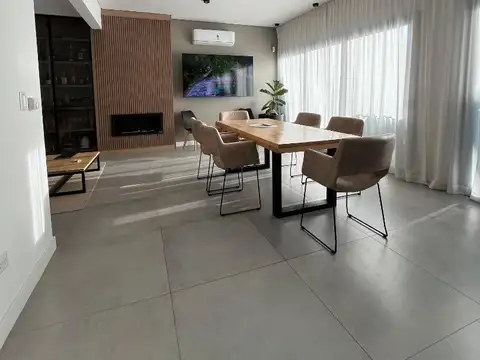 Depto Tipo Casa en Venta en Barrio Parque Leloir, USD 360.000