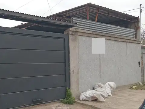 SE VENDE CASA Bª PARQUE FUTURA 