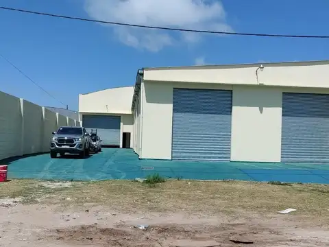 Venta de Importante Galpón con pocos años de construcción!.