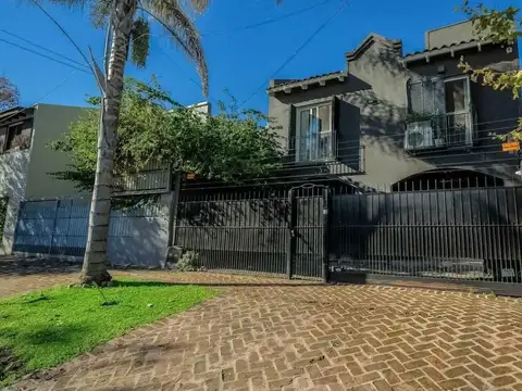CASA DE  4 AMBIENTES, EN ZONA DE SAN ISIDRO.