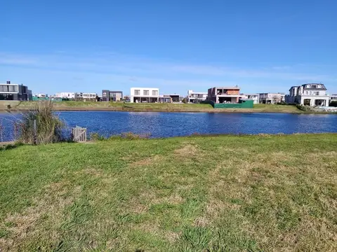 Barrio Costas, Puertos