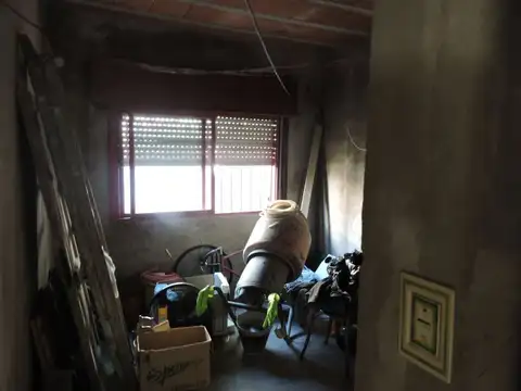 Casa 4 ambientes con 1 baño