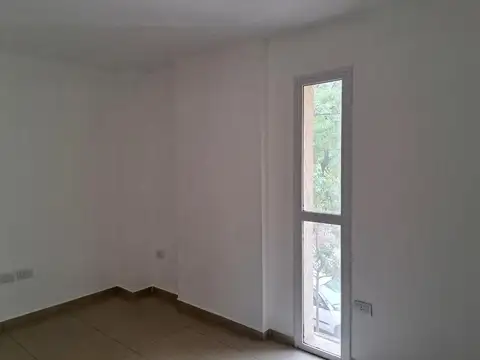 Local en Alquiler en Guemes, $ 2.000.000