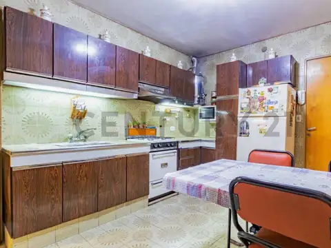 Casa 5 ambientes con 2 baños