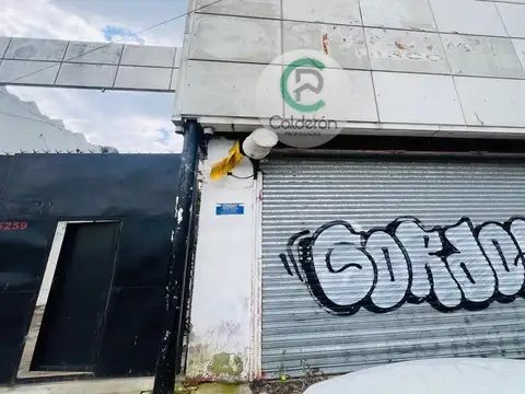 GALPON EN ALQUILER AV GAONA Y COLECTORA. MORENO.