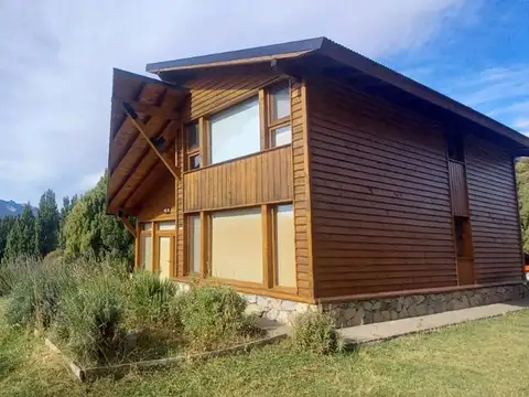 Casa 5 ambientes con 2 baños