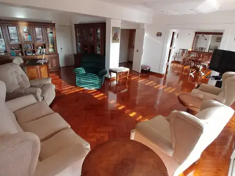 Departamento en Venta de 5 ambientes