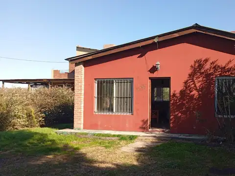 Casa en venta - 3 Dormitorios 1 Baño - Cañuelas