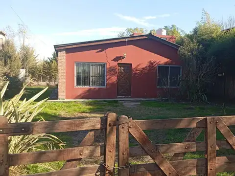 Casa en venta - 3 Dormitorios 1 Baño - Cañuelas