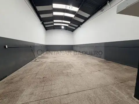 Galpón en Alquiler en Pompeya, CABA