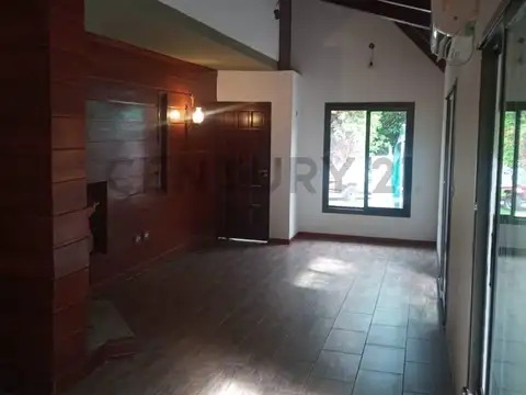 CASA CON PILETA EN LAS BRISAS