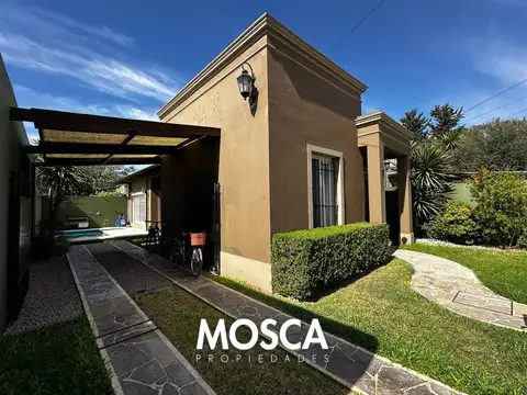 Casa Moderna en venta Moreno centro pileta