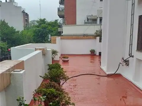 CASA S/LOTE PROPIO CON 2 AMPLIAS COCHERAS