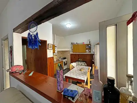 VENTA CASA 4 AMB CON PATIO Y COCHERA EN QUILMES E.