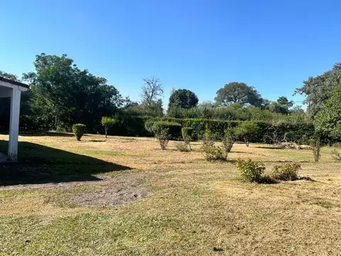 Casa 6 ambientes con 2 baños