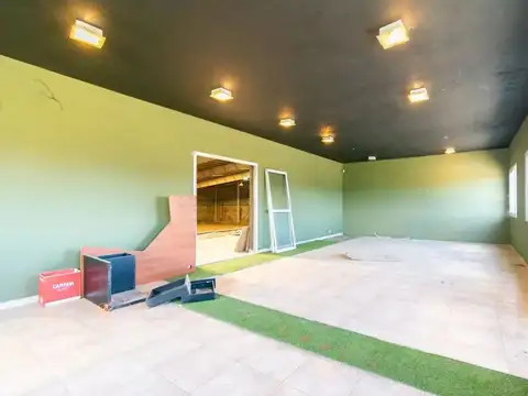 Galpon en Alquiler en La Reja, USD 21.000