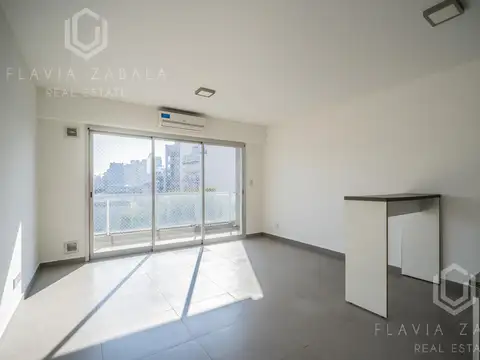 Venta monoambiente con balcón en Boedo