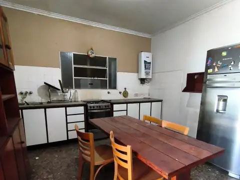 Casa en alquiler en Lisandro Olmos Etcheverry