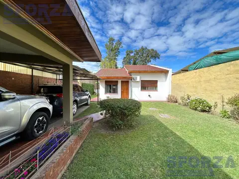 Venta Casa Tres Ambientes en Adolfo Sourdeaux