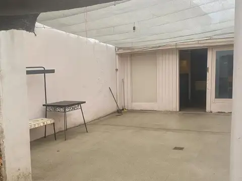 CASA EN VENTA A REFACCIONAR 4 AMB EN CASEROS