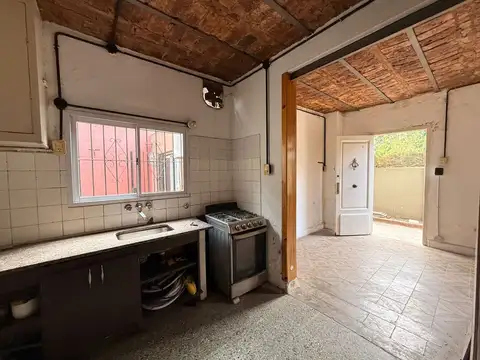 VENTA PH INTERNO 2 AMB BERNAL CON PATIO APTO CRED