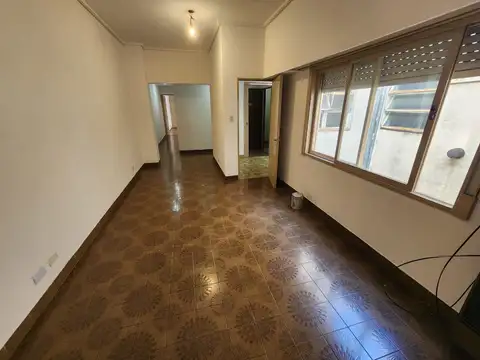 AV. JUAN DOMINGO PERON 4200, Piso 2