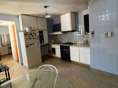 VENTA DEPTO 3 AMB c/DEPEND 4 piso Villa Del PARQUE