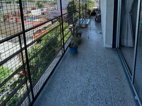 VENTA DEPTO 3 AMB c/DEPEND 4 piso Villa Del PARQUE