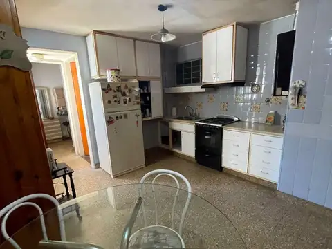 VENTA DEPTO 3 AMB c/DEPEND 4 piso Villa Del PARQUE